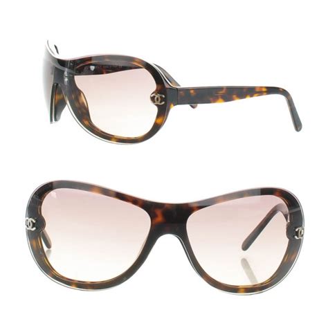 CHANEL CC Logo Sunglasses 5066 Tortoise.